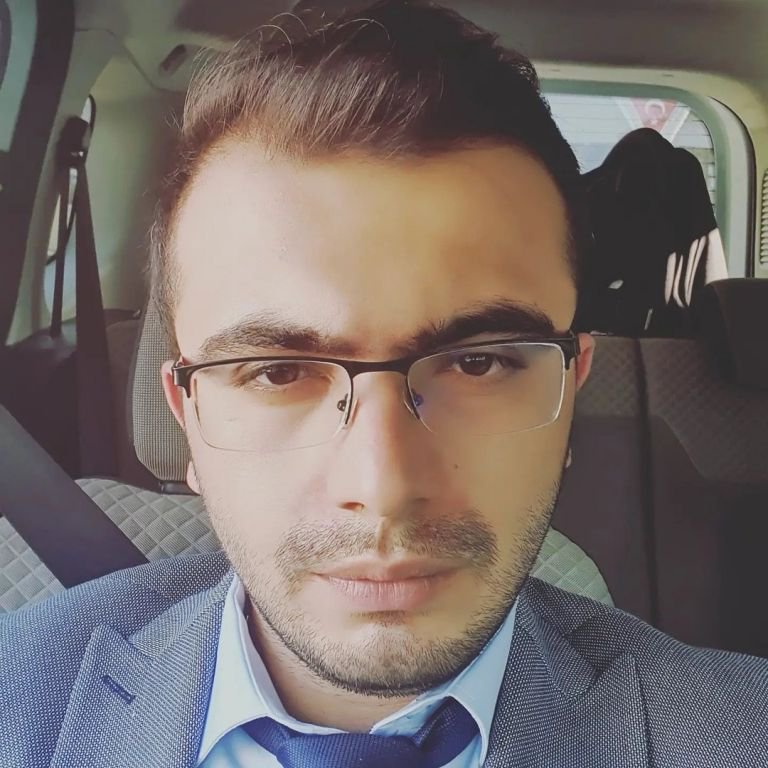 GENÇ ADAM EVİNDE CANINA KIYDI