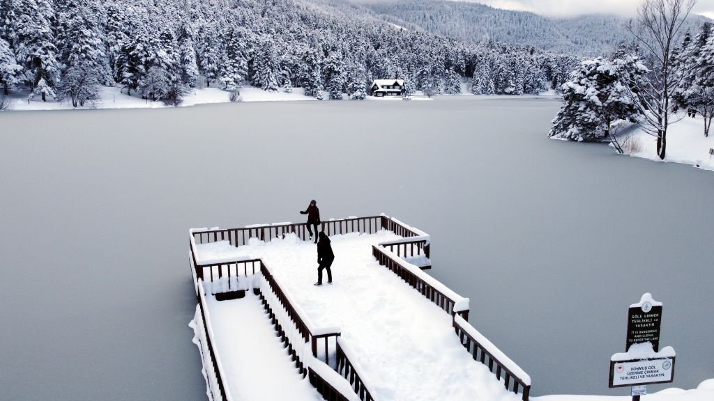 GÖLCÜK GÖRENLERİ BÜYÜLÜYOR
