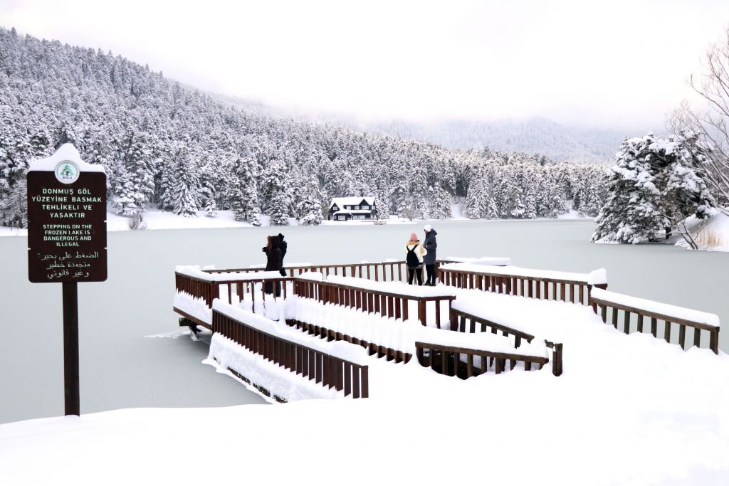 GÖLCÜK GÖRENLERİ BÜYÜLÜYOR