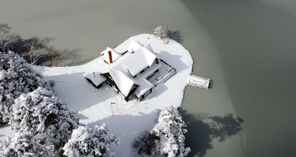 GÖLCÜK GÖRENLERİ BÜYÜLÜYOR