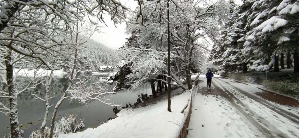 GÖLCÜK’TE KARTPOSTALLIK KAR MANZARASI