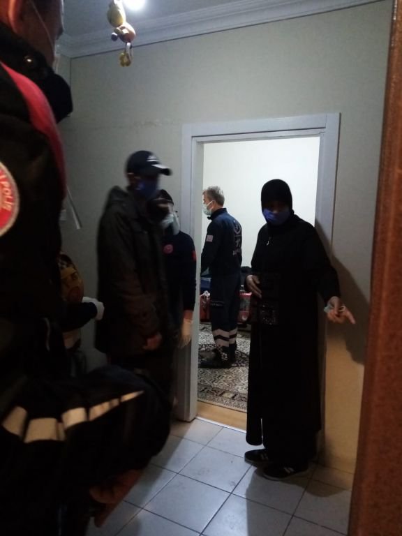 IRAKLI GENÇ KENDİNİ EVE HAPSETTİ