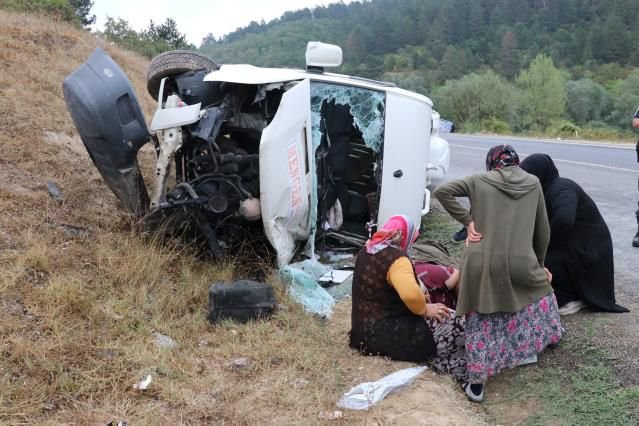 İŞÇİ SERVİSİ TIRLA ÇARPIŞTI