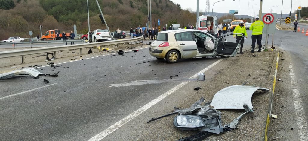 ABANT KAVŞAĞI'NDA KORKUNÇ KAZA