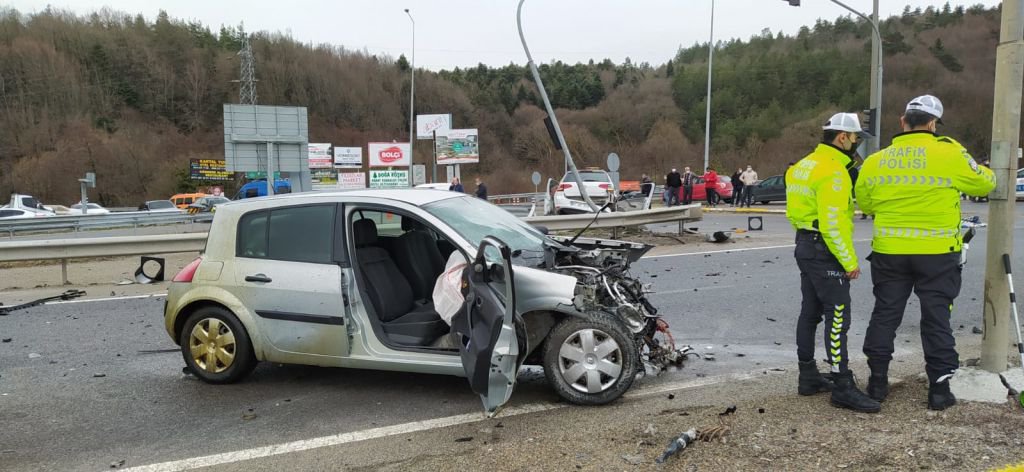 ABANT KAVŞAĞI'NDA KORKUNÇ KAZA