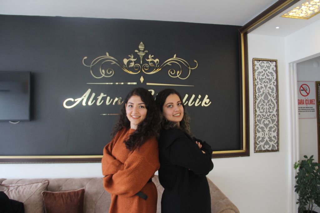 KANADA'DA EĞİTİM ALDI BOLU'DA GÜZELLİK SALONU AÇTI