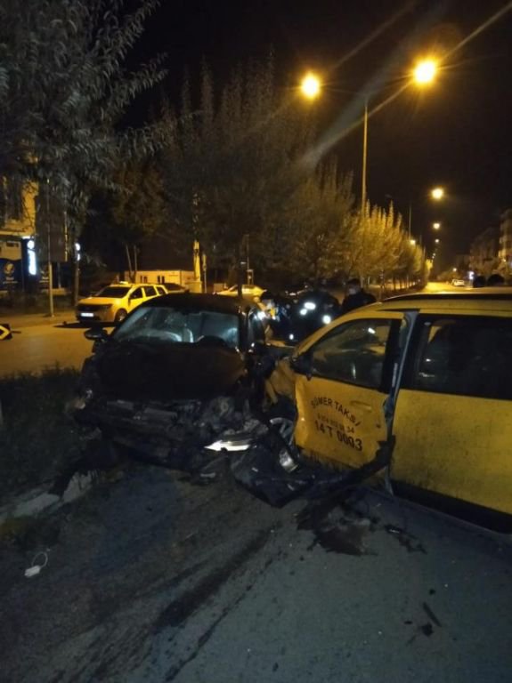 KAVŞAKTA FECİ KAZA