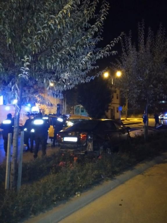 KAVŞAKTA FECİ KAZA