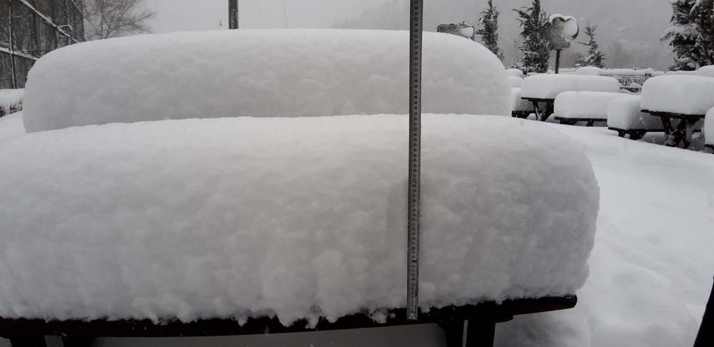 KENTİN DÖRT BİR YANI BEYAZA BÜRÜNDÜ