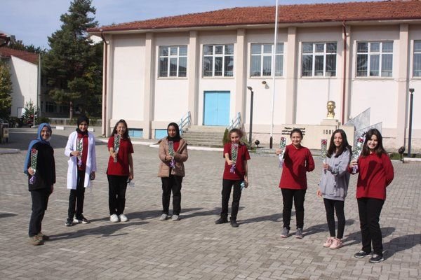 KIZ ÖĞRENCİLERİ UNUTULMADI