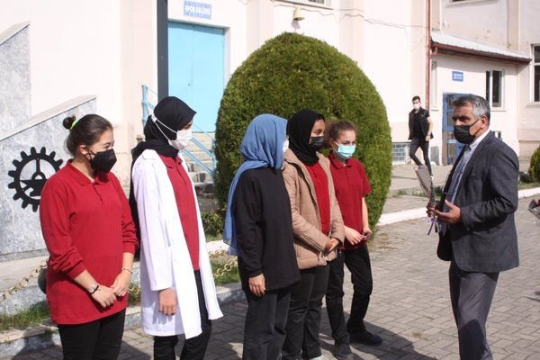 KIZ ÖĞRENCİLERİ UNUTULMADI