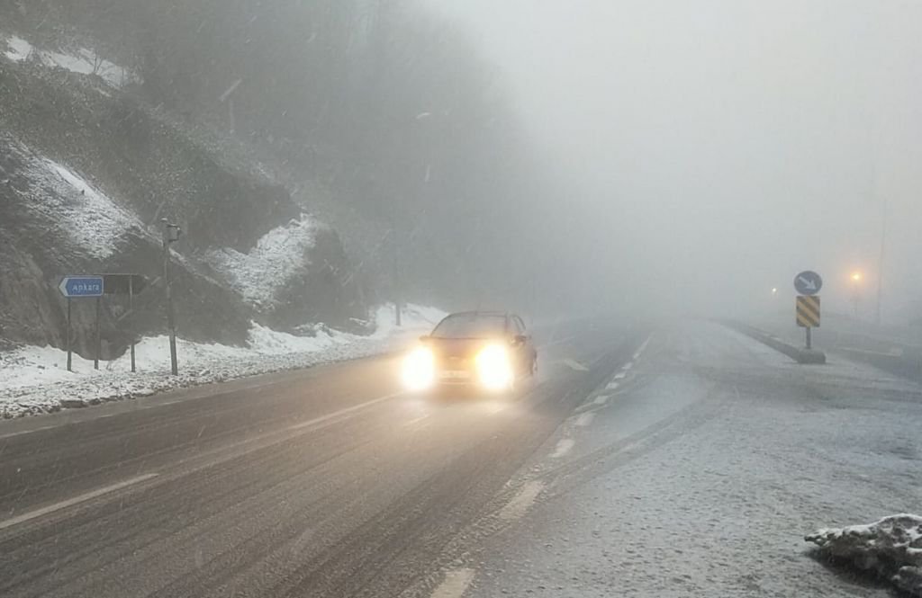 LAPA LAPA KAR YAĞIYOR