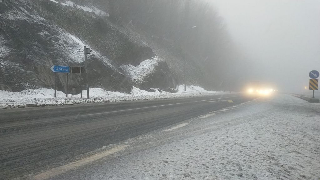 LAPA LAPA KAR YAĞIYOR