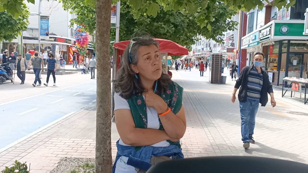 'MASKE TAKMAK SAÇMALIK' DEDİ, POLİSE DİRENDİ