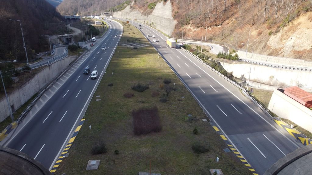 MİLYONLARCA ARAÇ GEÇTİ...