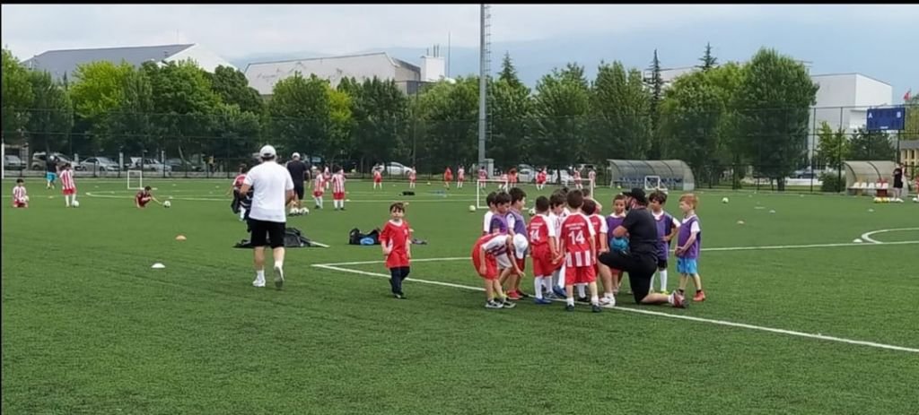 BOLUSPORLU MİNİKLER SAHALARINA KAVUŞTU