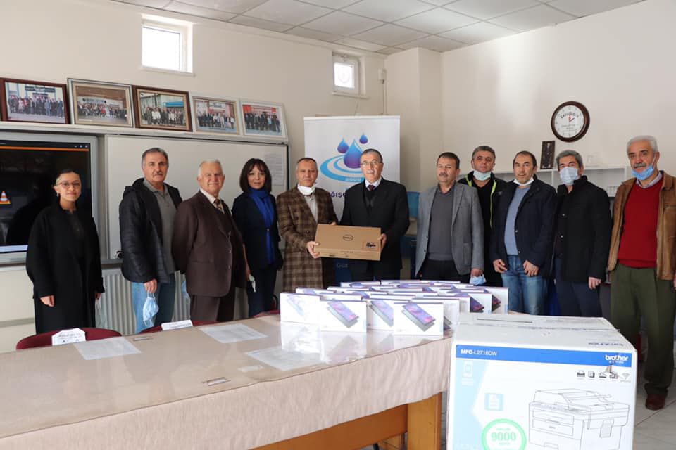 OKULA 23 TABLET VE 1 BİLGİSAYAR BAĞIŞLADI