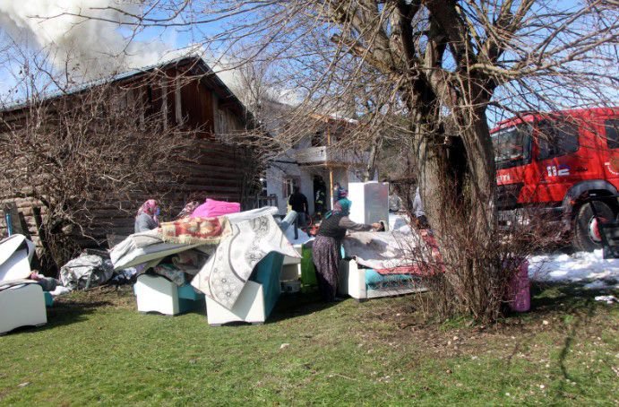 ÖLÜMLE BURUN BURUNA GELDİLER