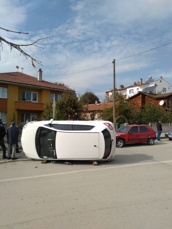 ÖNCE ARAÇLARA ÇARPTI SONRA TAKLA ATTI