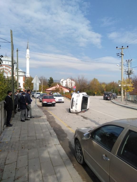 ÖNCE ARAÇLARA ÇARPTI SONRA TAKLA ATTI