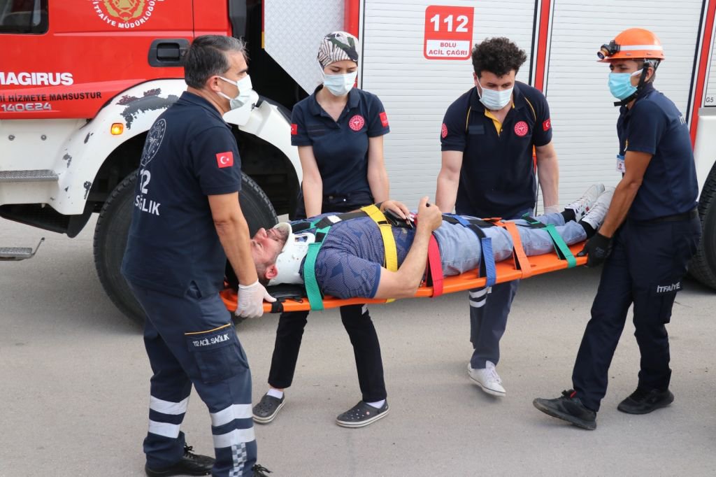 ÖNÜNE GELEN BÜTÜN ARAÇLARI BİÇTİ....