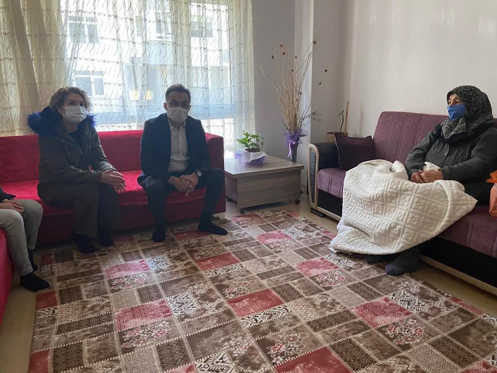 ÖZDEMİR'DEN ANLAMLI ZİYARET