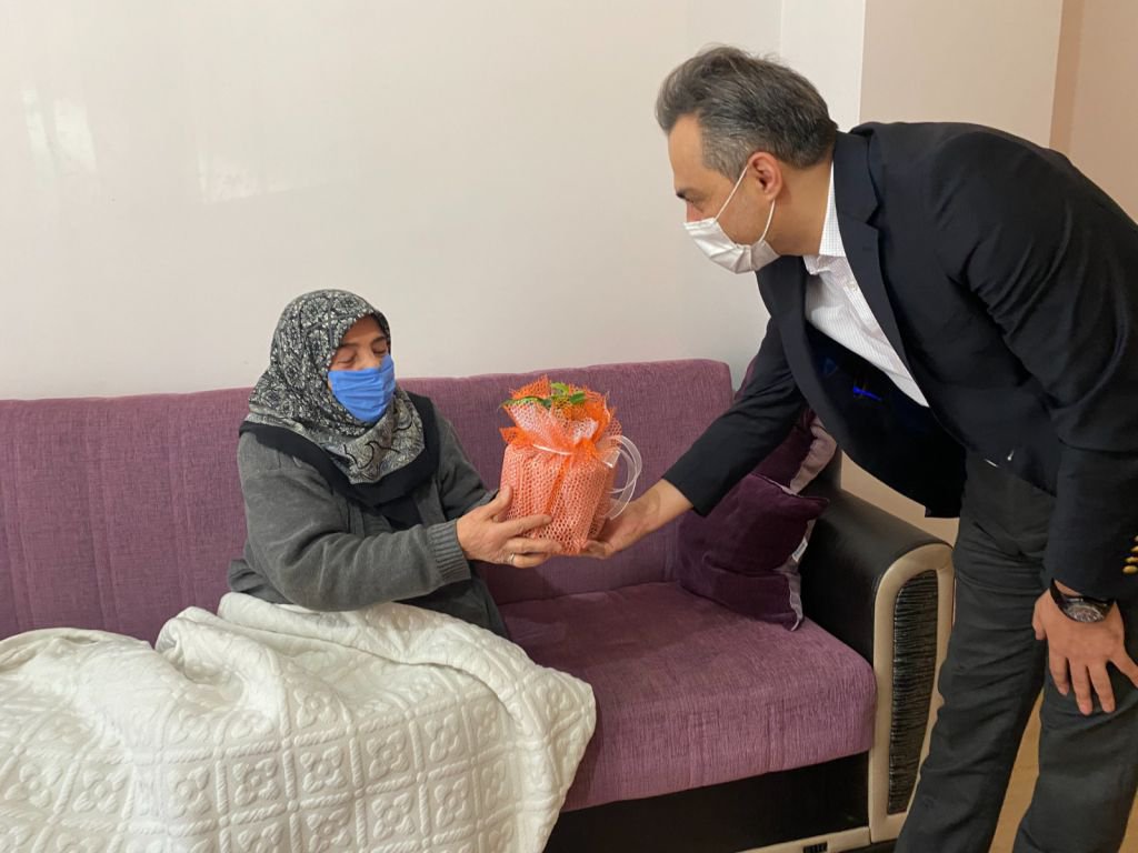 ÖZDEMİR'DEN ANLAMLI ZİYARET