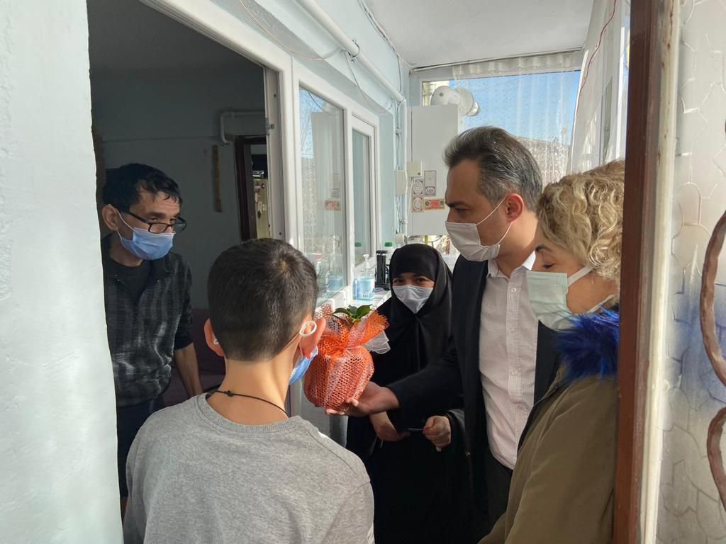 ÖZDEMİR'DEN ANLAMLI ZİYARET