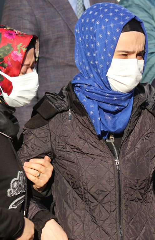 SAĞLIK ÇALIŞANI VİRÜSE YENİLDİ