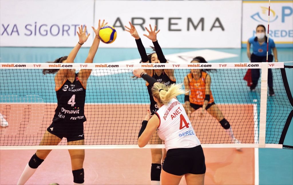 SULTANLAR ECZACIBAŞI'NA DİRENEMEDİ