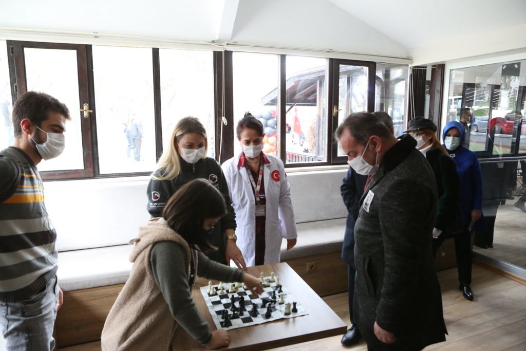 UĞUR MUMCU PARKI YENİLENDİ