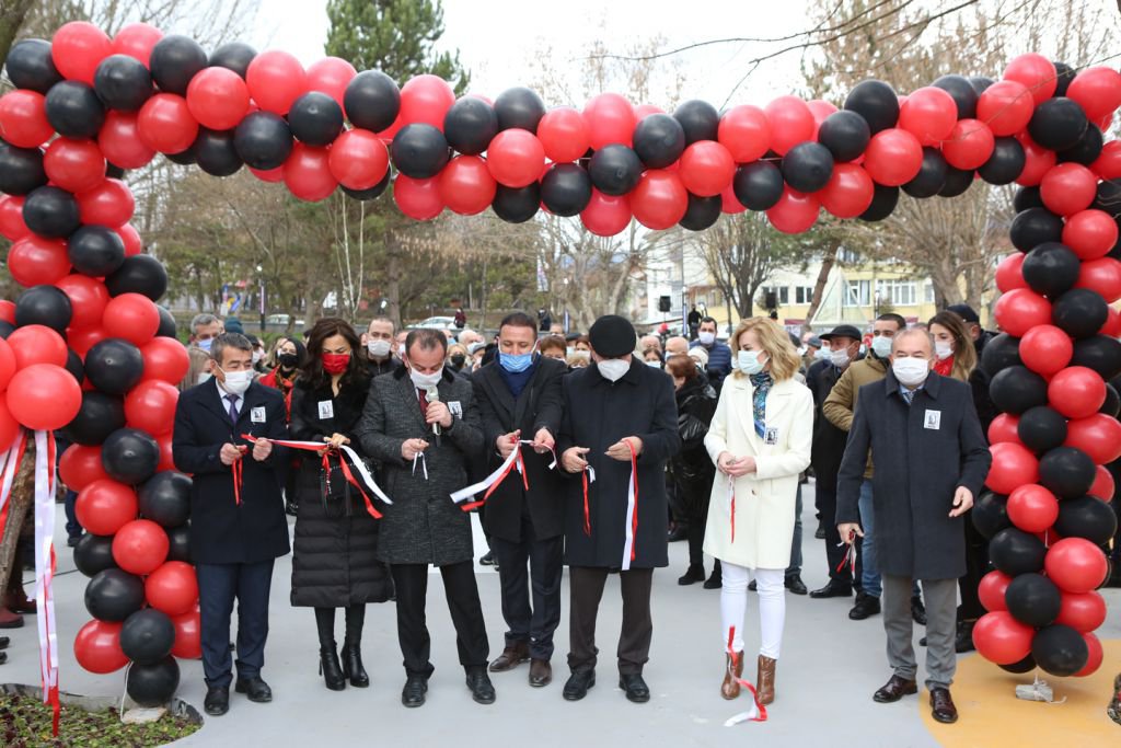 UĞUR MUMCU PARKI YENİLENDİ