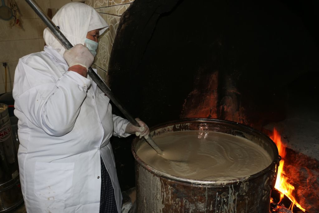 UĞUT TATLISININ TADINI YAŞATIYORLAR