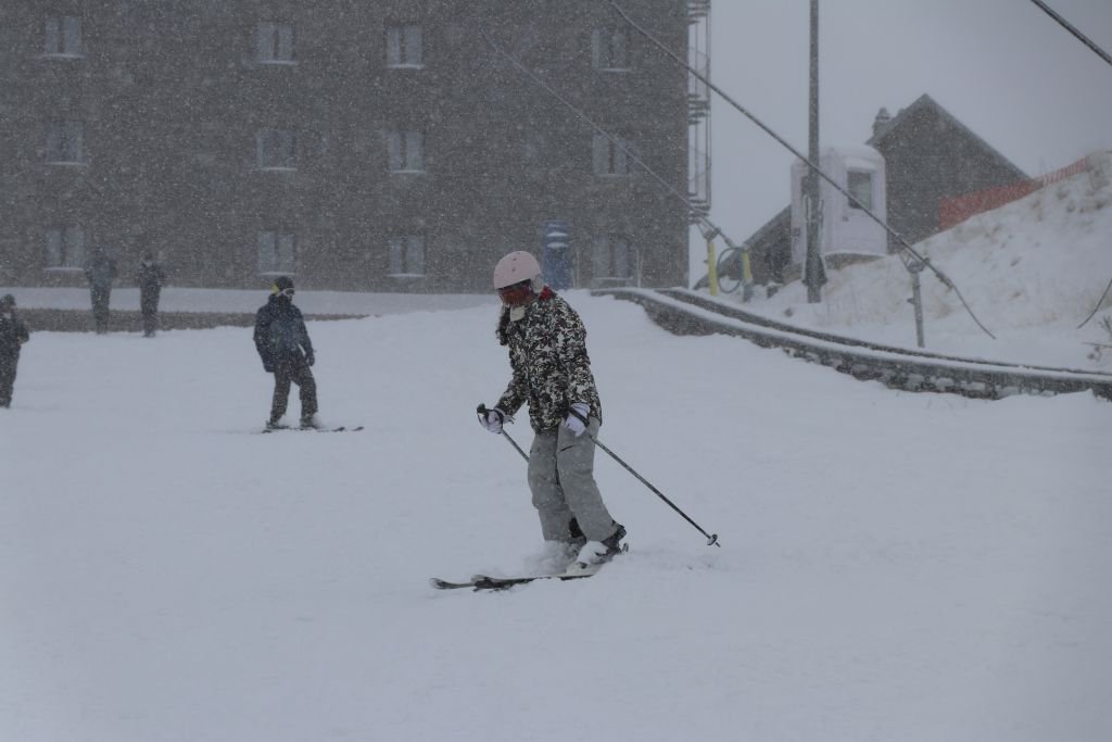 YÜKSEK KESİMLER BEYAZ ÖRTÜYLE KAPLANDI