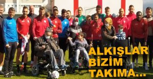 FUTBOLCULARDAN ANLAMLI HEDİYE