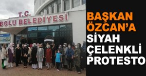 ÖZCAN’A SİYAH ÇELENKLİ PROTESTO