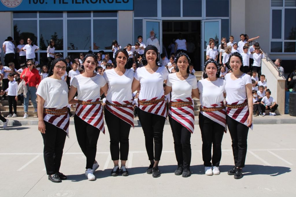 100.YIL İLKOKULUNDA MUHTEŞEM KUTLAMA