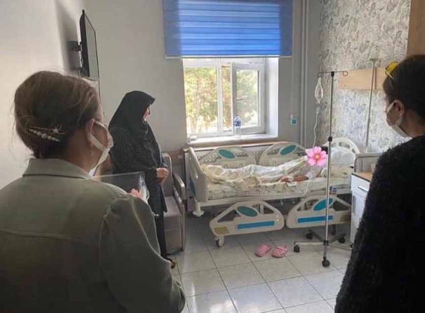 ARZU AYDIN ZEHİRLENEN ÇOCUKLARI ZİYARET ETTİ