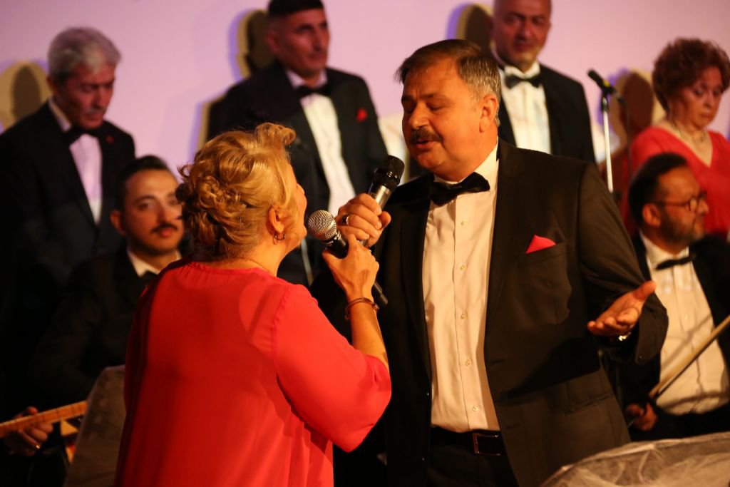 BOLU BELEDİYESİ 145. YILINI TÜRKÜLERLE KUTLADI