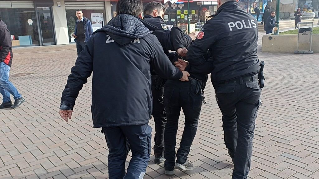 BOLU BELEDİYESİNDE BIÇAKLI SALDIRI