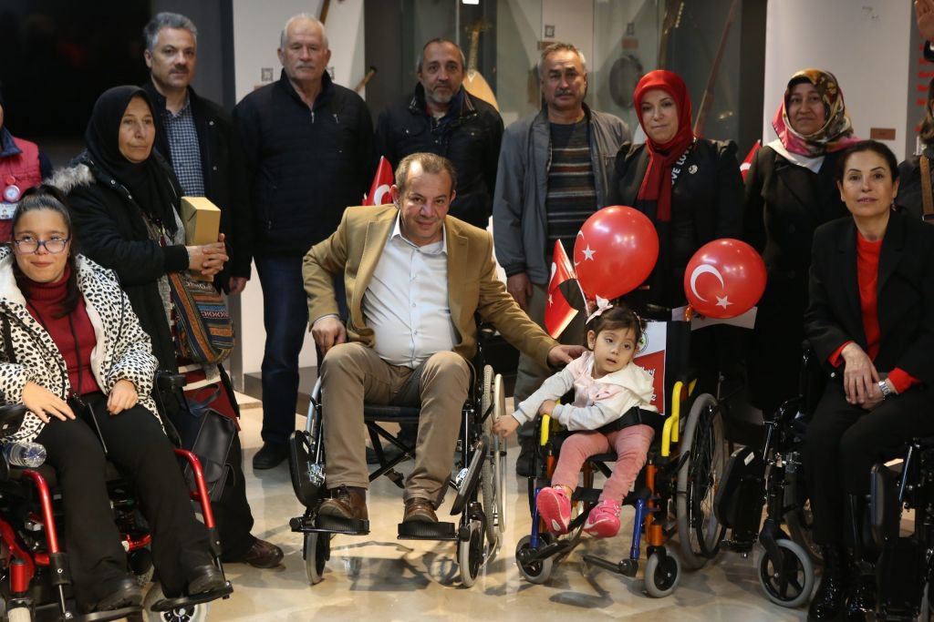 BOLU BELEDİYESİ'NDEN TEKERLEKLİ SANDALYE DESTEĞİ