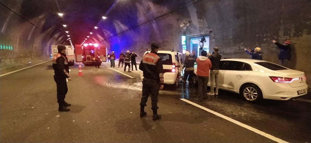 BOLU DAĞI TÜNELİNDE EKİPLERİ ALARMA GEÇİREN OLAY