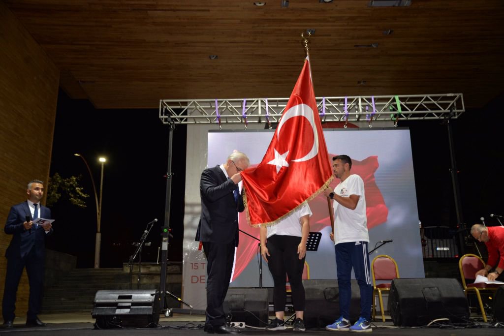 BOLU’DA COŞKULU 15 TEMMUZ TÖRENİ