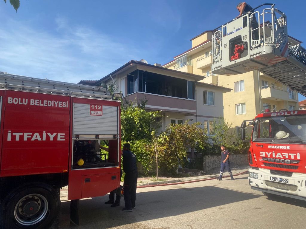 BOLU'DA EV AZ KALSIN YANIYORDU
