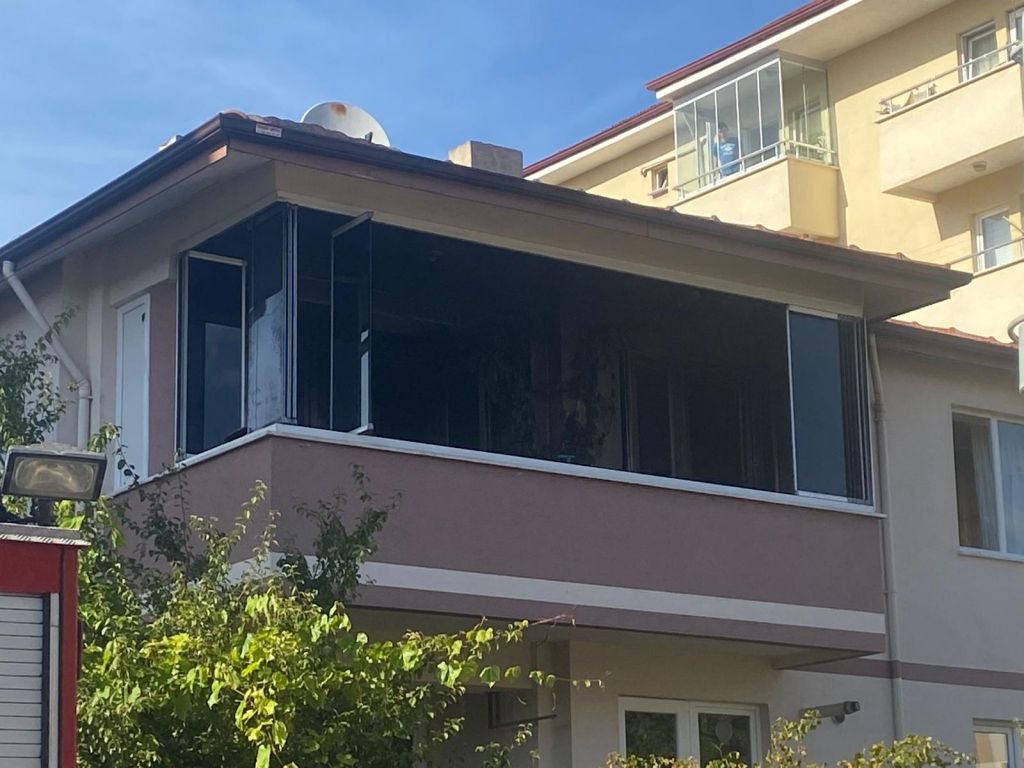 BOLU'DA EV AZ KALSIN YANIYORDU