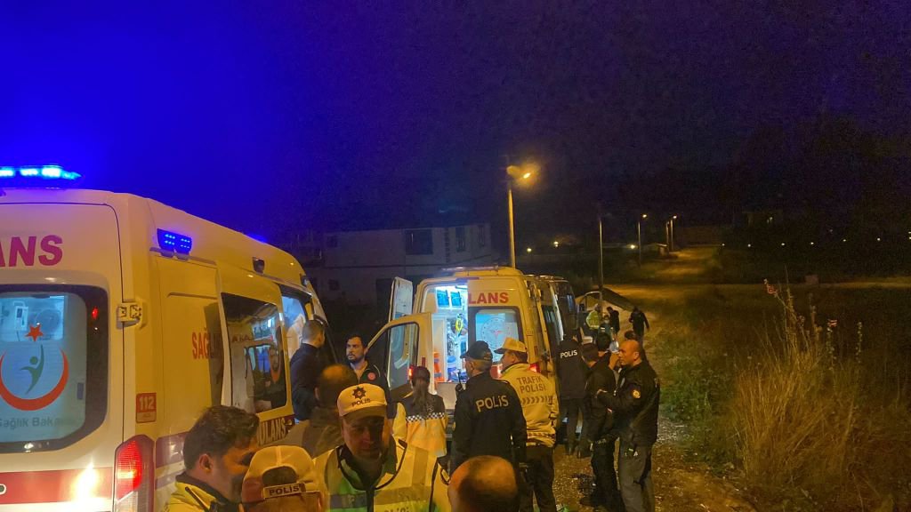 BOLU'DA KORKUNÇ KAZA... 6 GENÇ ÖLÜMDEN DÖNDÜ