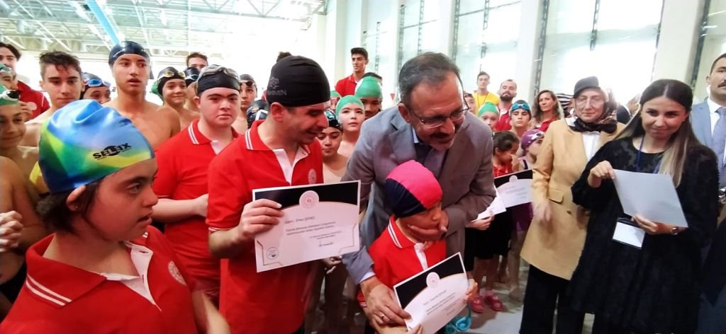 BOLU’YA HAYIRLI OLSUN… AÇILIŞINI BAKAN KASAPOĞLU YAPTI