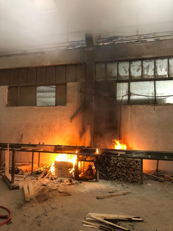 FABRİKADA  YANGIN ÇIKTI