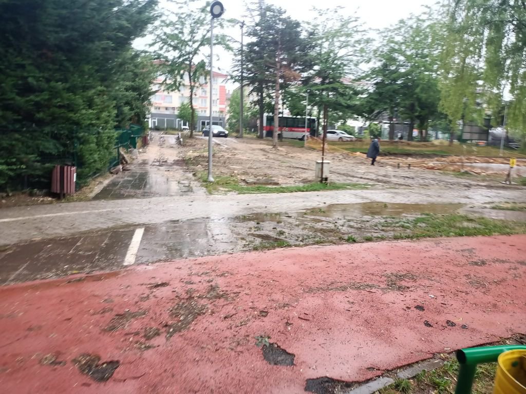 GÜNER’DEN BELEDİYEYE PARK TEPKİSİ