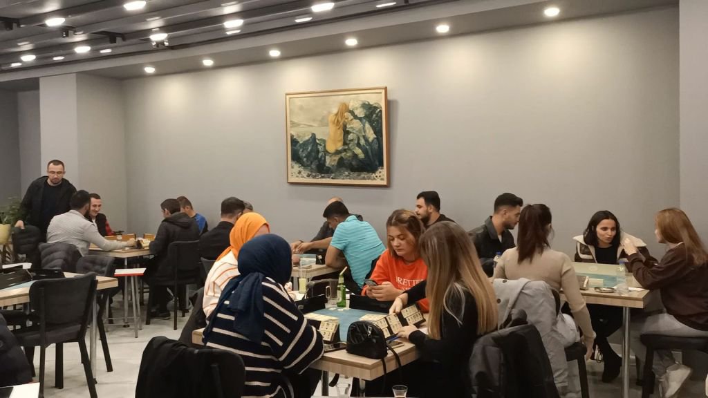 İSMİYLE GENÇLERİN İLGİ ODAĞI OLDU